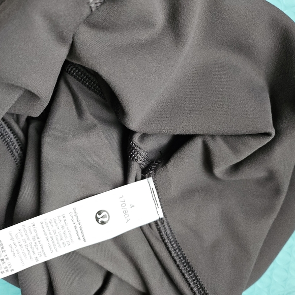Lululemon Align™ High-Rise Short 6" NWT Size 4 Grey - Picture 3 of 4